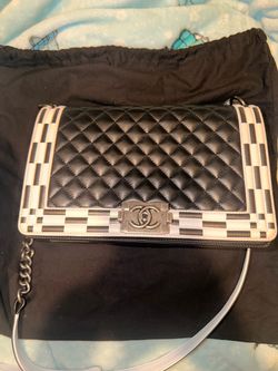 Chanel quilted checkerboard trim new medium boy flap