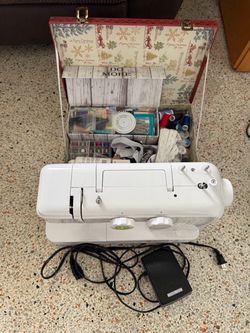 Singer Sewing Machine with Accessories Kit