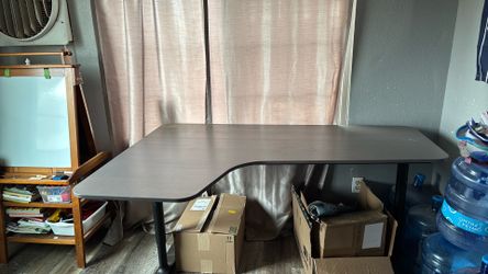 Great condition corner desk