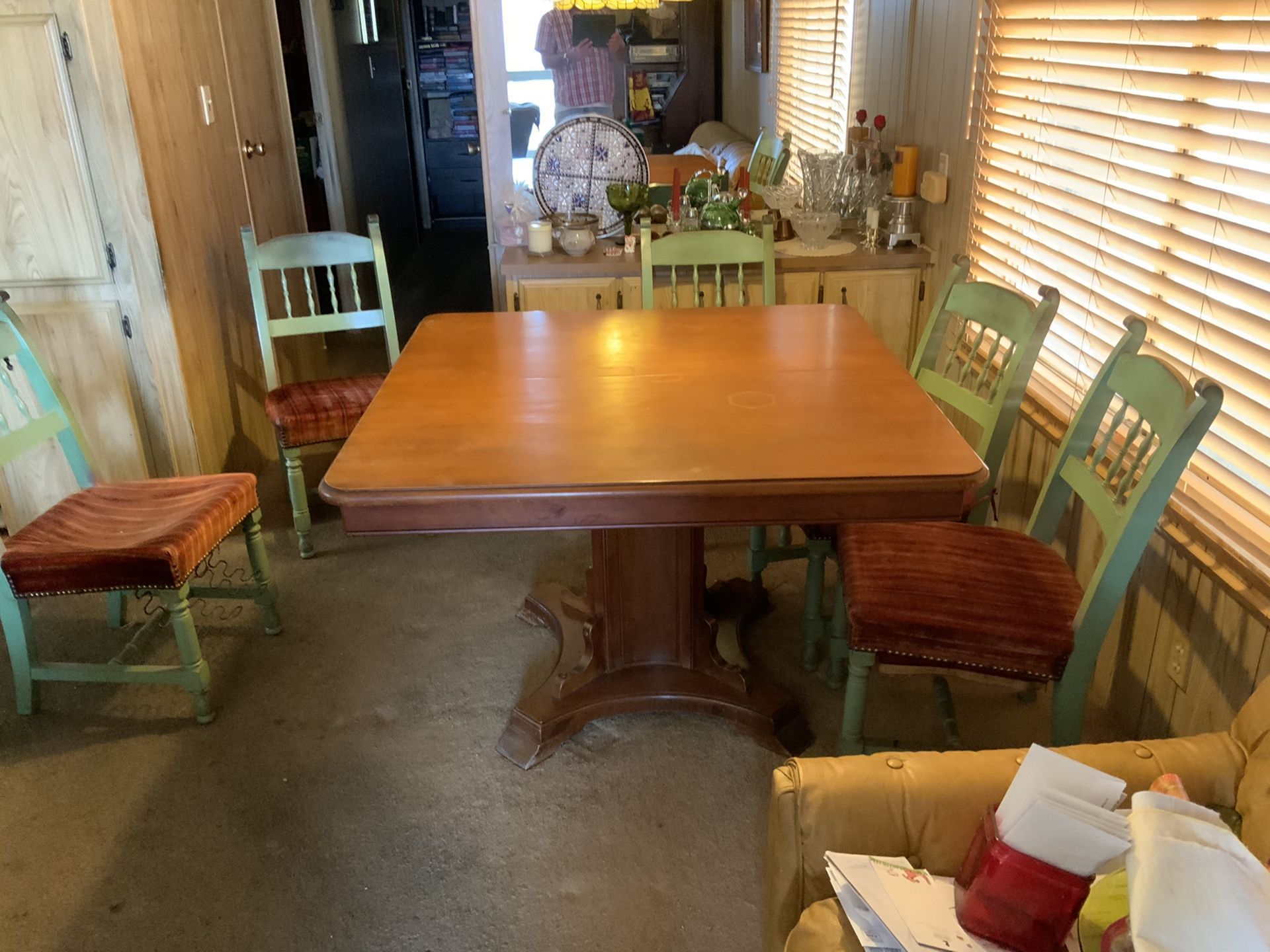 Dinning room table with leaf