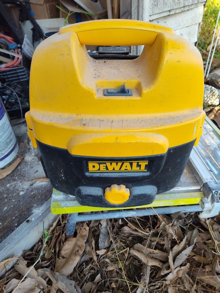 DeWalt Vacuum Cleaner