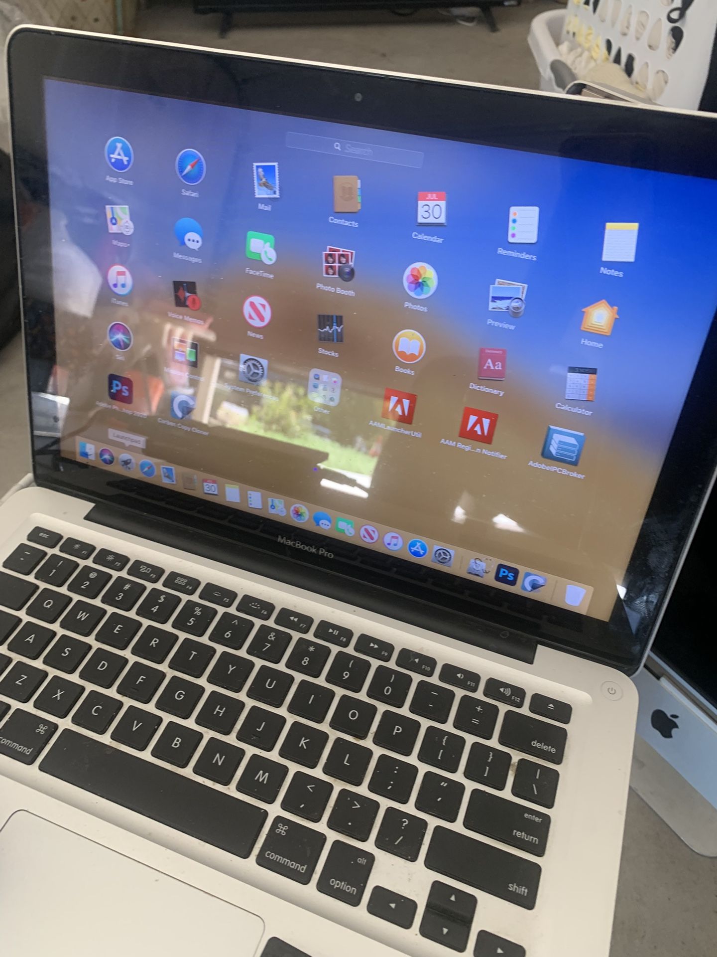 2011-2020 MacBook Pro Air Holiday Sale $99-$359