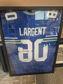 STEVE LARGENT FRAMED SIGNED JERSEY / BECKETT COA