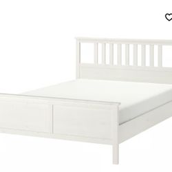 Queen size bed 