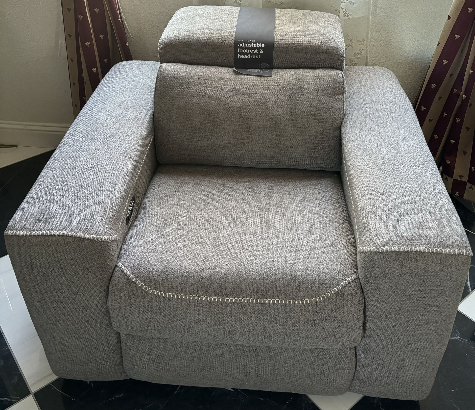 OBO! Like New! Mabton Dual Power Recliner from Ashley. Couch, Sofa