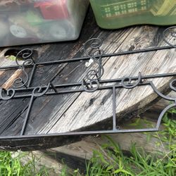 2 Metal Plate Holders 40