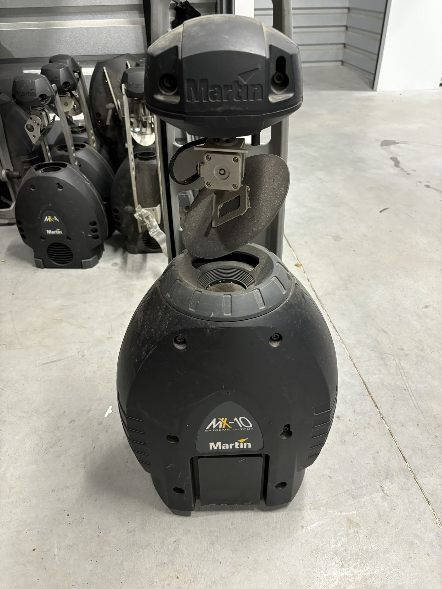 MARTIN MX-10 Extreme 250 W discharge scanner