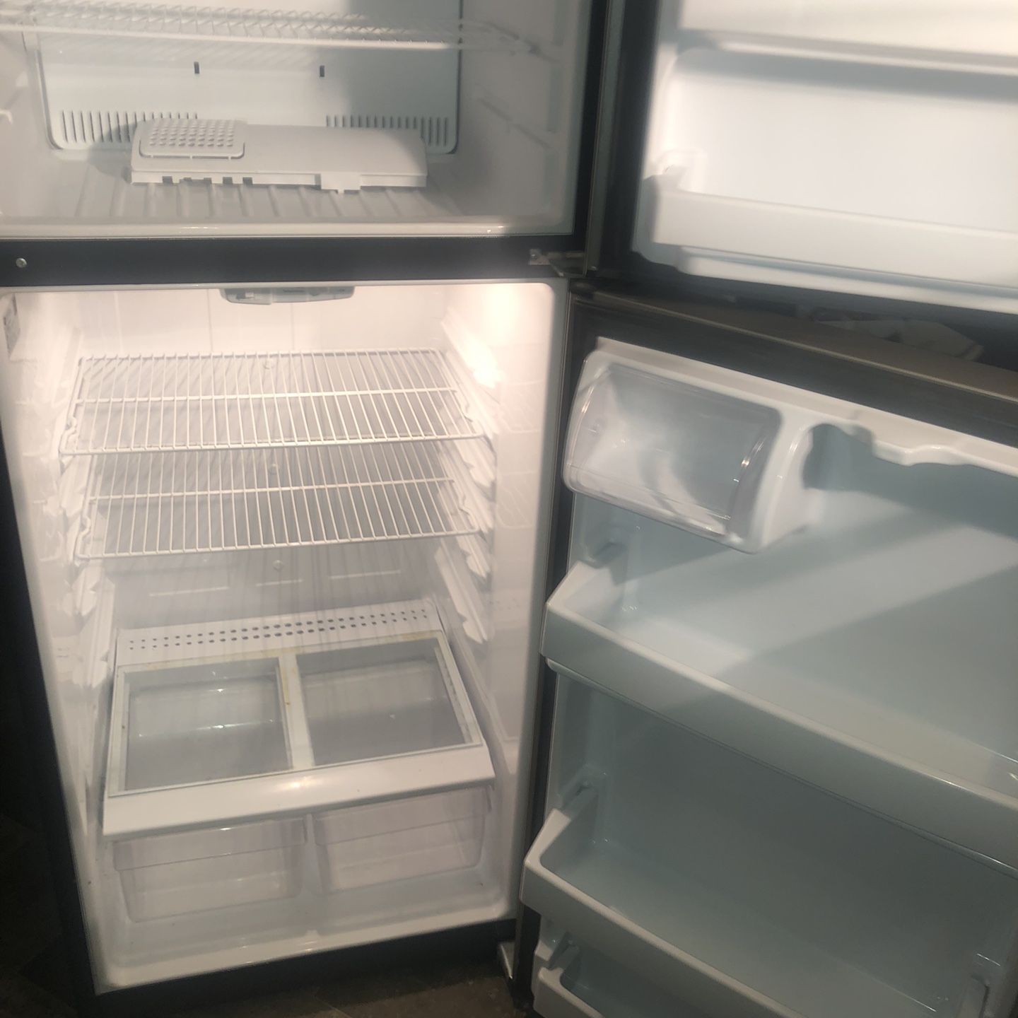 GE Full Size Refrigerator 