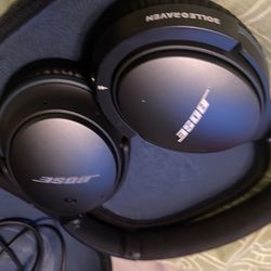 Bose QC25 headphones