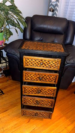 Chest with 5 drawers !