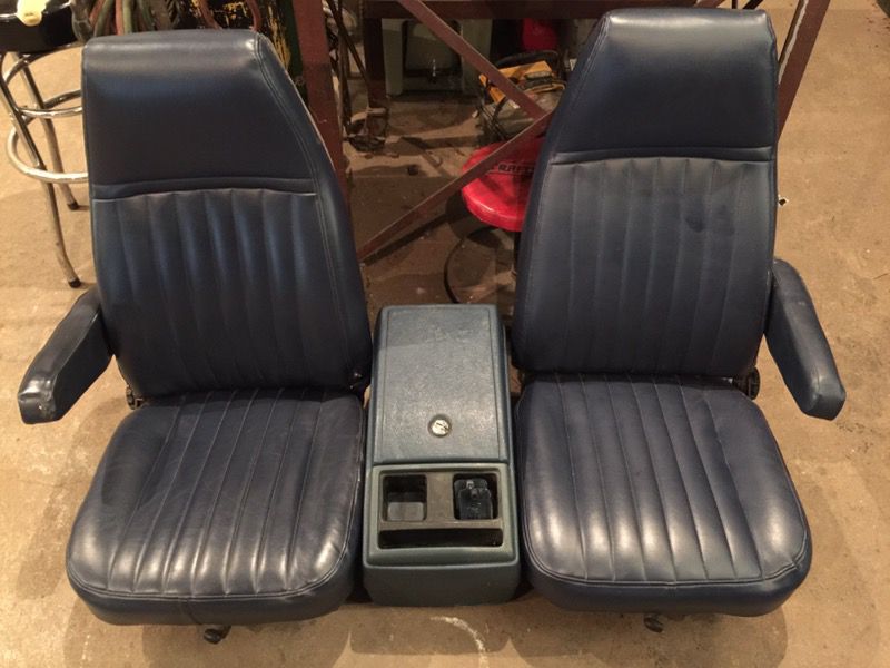 73-87 chevy gmc truck bucket seats with console