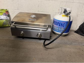 Cuisinart CGG-306 Stainless steel , Used , portable propounded grill , with 20 lb steel tank