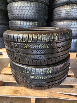 225 40R 18 USED TIRES MICHELIN PILOT SPORT 2254018 USED TIRES (PAIR) MOUNT BALANCE INCLUDED