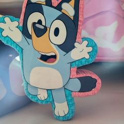 Glo's Custom Made Piñatas 