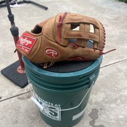 Rawlings Heart of The Hide Outfield Glove