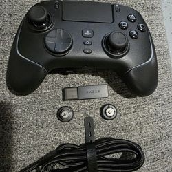 Razer Wolverine V2 Pro Wireless Gaming Controller PlayStation 5 Mecha-Tactile Buttons, Black