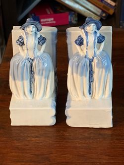 Vintage Blue and White Ceramic Figural Bookends Pair