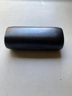 Bose Soundsport Free Charging case