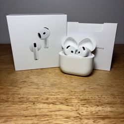 🍎 Apple AirPods 4th Generation - Excellent Condition 