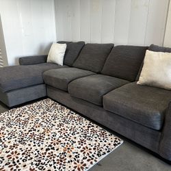 GRAY SECTIONAL COUCH W/ FREE DELIVERY 