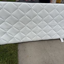 Twin mattress