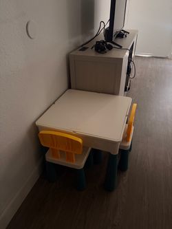Kids mini table