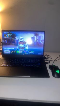 Gaming laptop razer 100fps on Fortnite