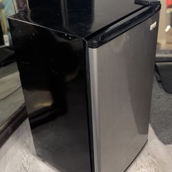 Magic Chef Mini Fridge