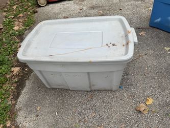 Rubbermaid Plastic Storage Tote with Lid 25 gallon