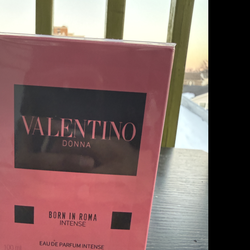 Valentino Donna born in Roma intense 3.4oz