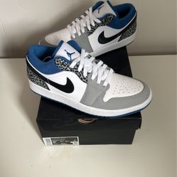 Jordan 1 Low SE “True Blue”