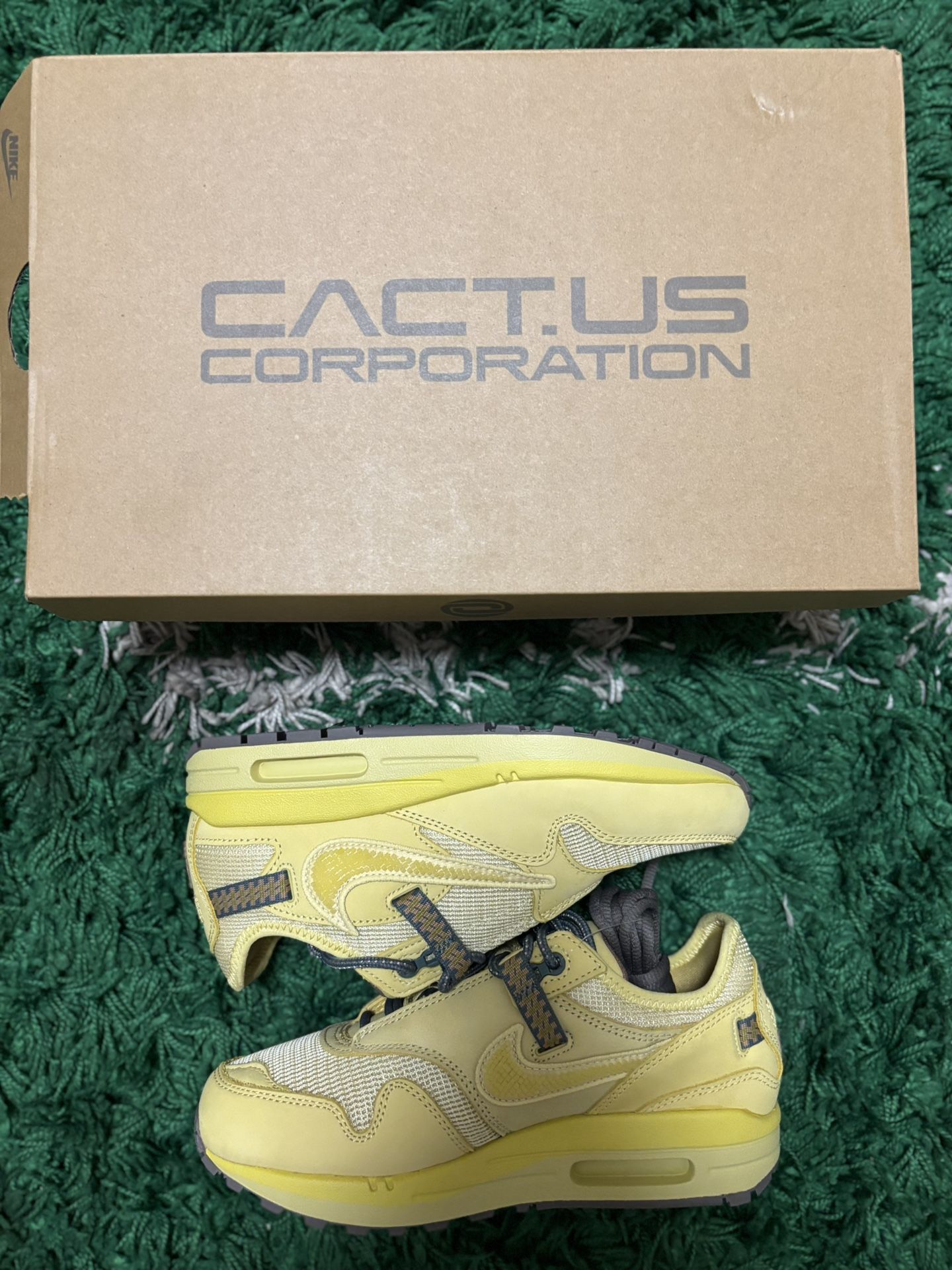 Air Max 1 Travis Scott Cactus Jack Saturn Gold
