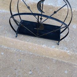 Metal magazine rack pickup only cash