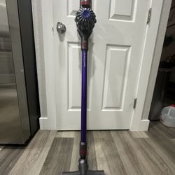 Dyson V8 Animal  Cordless Vacuum