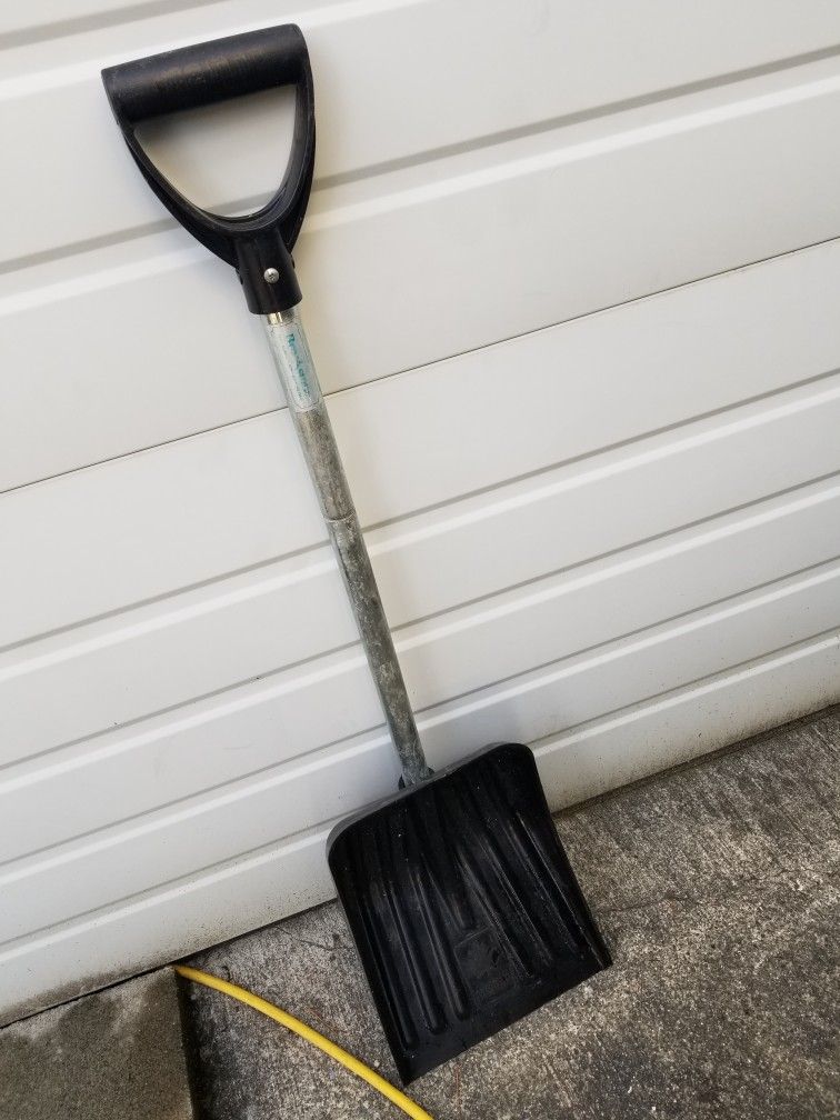 Packable Melnor Shovel