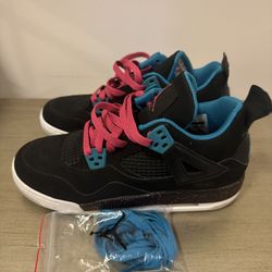 Excellent condition Air Jordan 4 Retro Sz 5.5