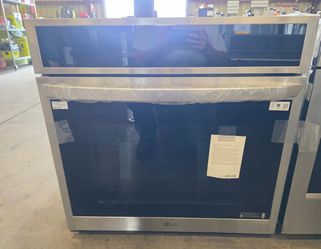 Wall oven with convection NEW