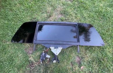 Nissan Titan Large Rear Window