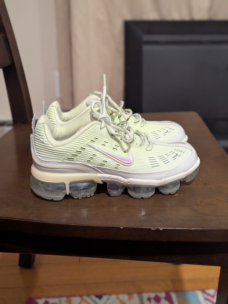 Nike Air VaporMax 360 Size 6.5 Women's Barely Volt Green Sneakers Trainers Shoes