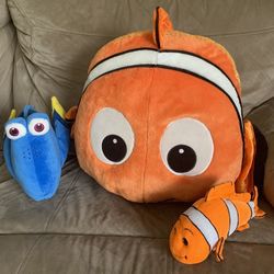 Disney Finding Nemo pillow plushie pouch on back RARE ,dory plush and Nemo plush