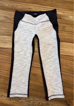 Alo Early-era Women's Capri Yoga Leggings Low Rise M runs small