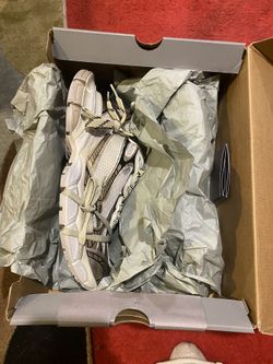 BALENCIAGA 3XL Trainers Cream Gold  11.5M NIB 2025