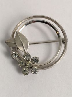 KREMENTZ VINTAGE SILVER BROOCH RHINESTONE
