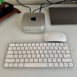 Apple TouchID Wireless Keyboard (latest Model) + Magic Mouse