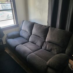 Living Room Electronic Recliner Couch $250