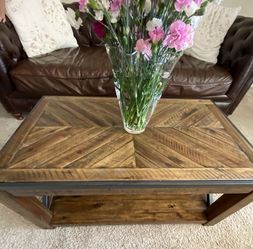 Living spaces Coffee table