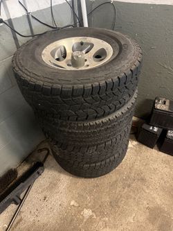Set of 4x Off-Road Tires w/ Rims