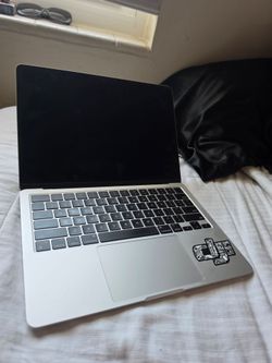 Macbook Air M3 in Silver