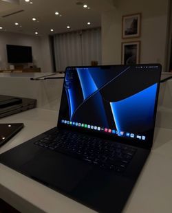 MacBook Air M3 15inch 16GB 512SSD 2024 Model
