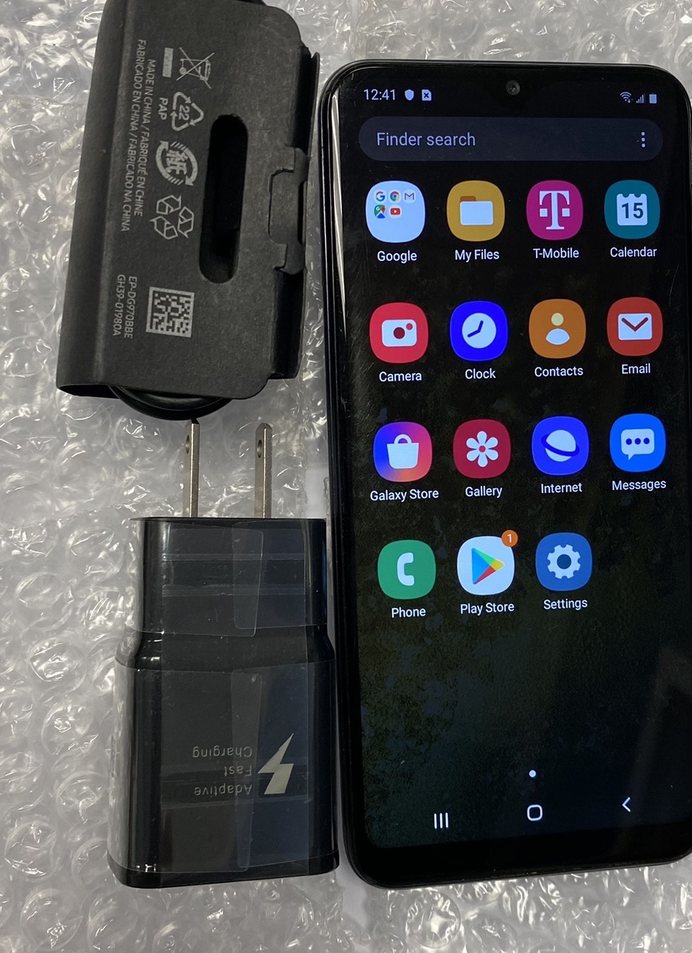 Samsung Galaxy A10e 32 gb unlocked with store warranty